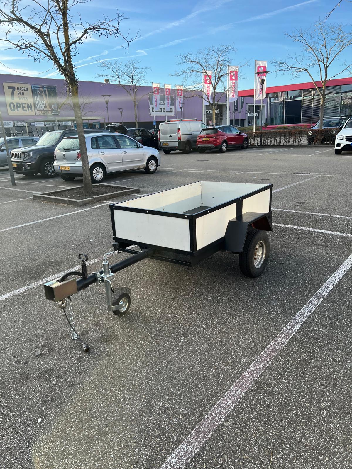 Aanhanger enkelasser ongeremd